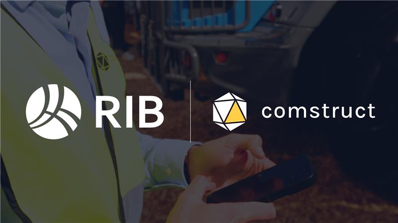 Abgedunkeltes Bild eines Mannes mit Handy auf der Baustelle. Im Vordergrund stehen die Logos von ERIB umd comstruct 